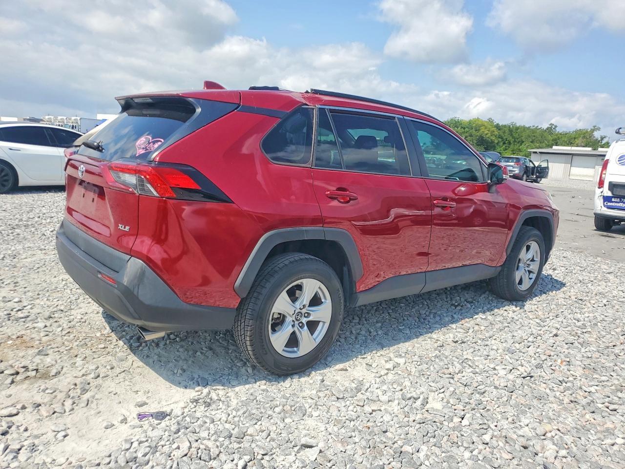 2020 Toyota Rav4 Xle - Image 3