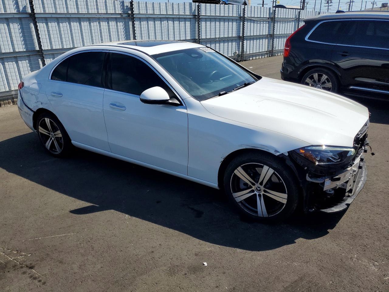 2025 Mercedes-Benz C 300 - Фото 4