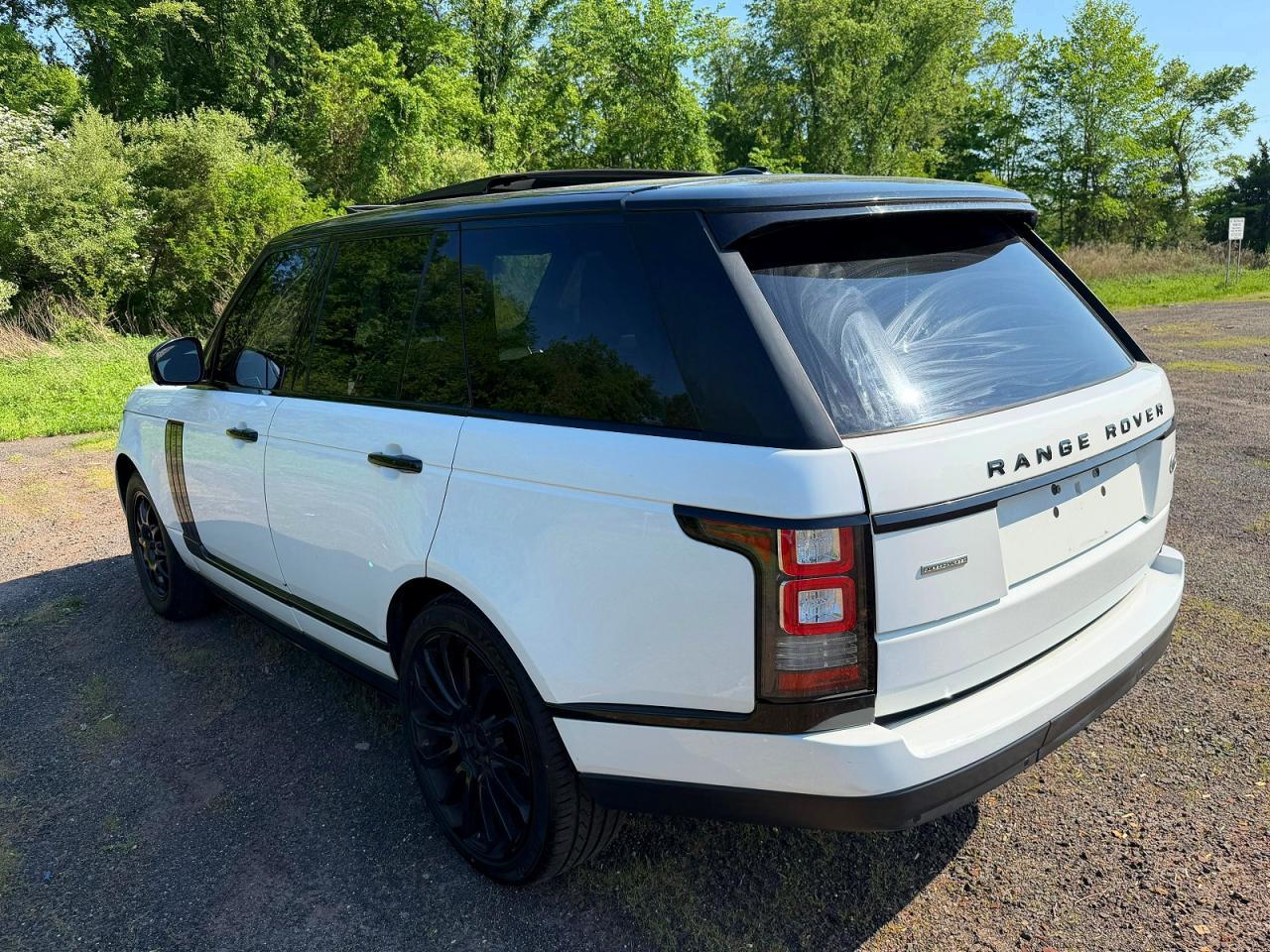 2015 Land Rover Range Rover Supercharged - Image 2