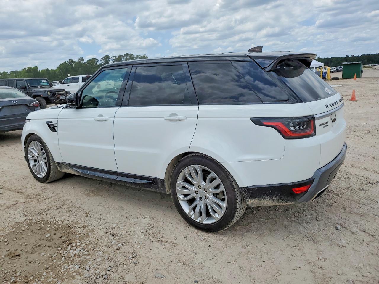 2019 Land Rover Range Rover Sport Hse - Image 2