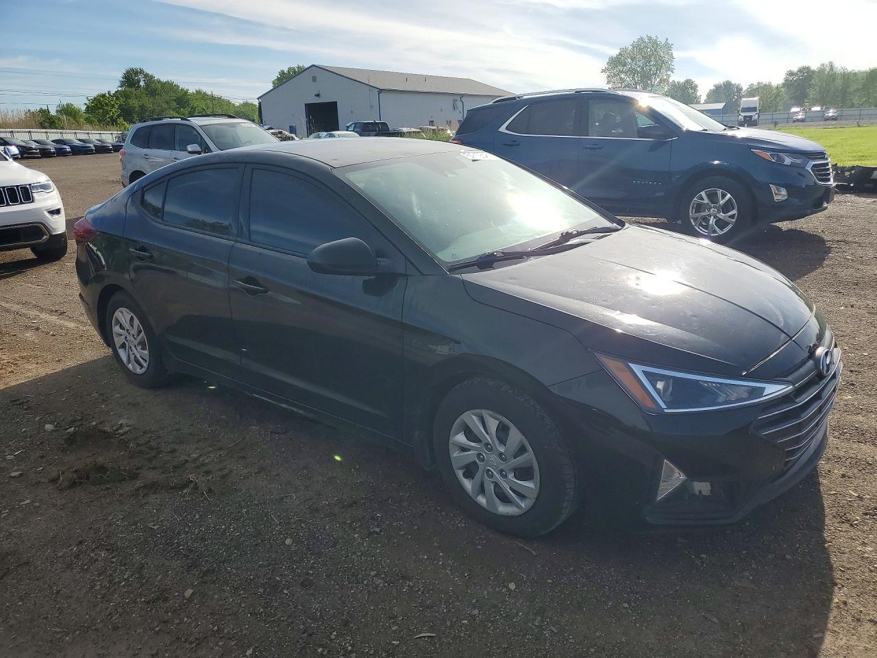 2020 Hyundai Elantra Se - Image 4