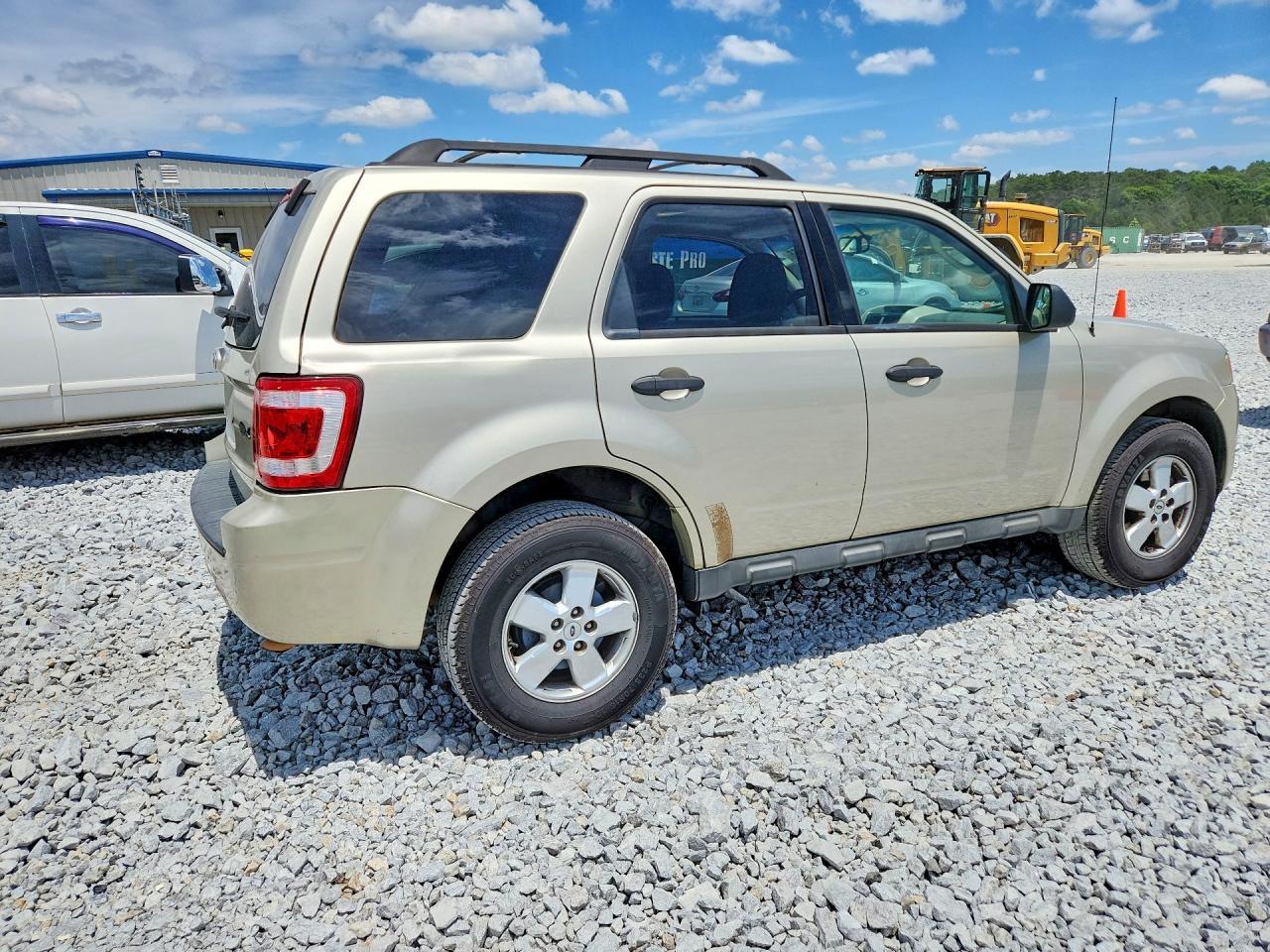2010 Ford Escape Xlt - Image 3
