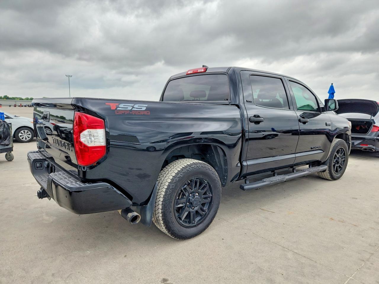 2021 Toyota Tundra Crewmax Sr5 - Image 3