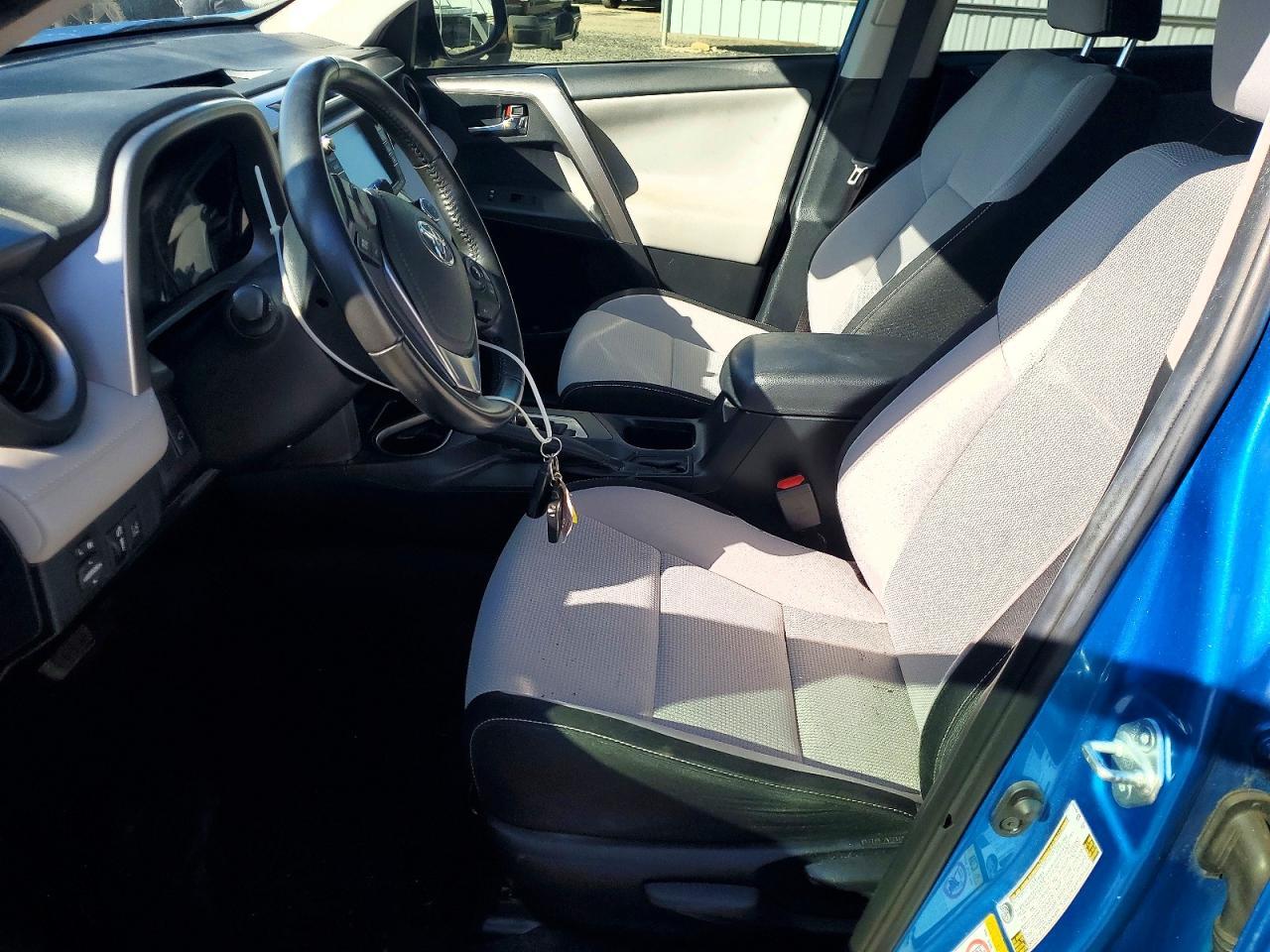 2017 Toyota Rav4 Xle - Image 7