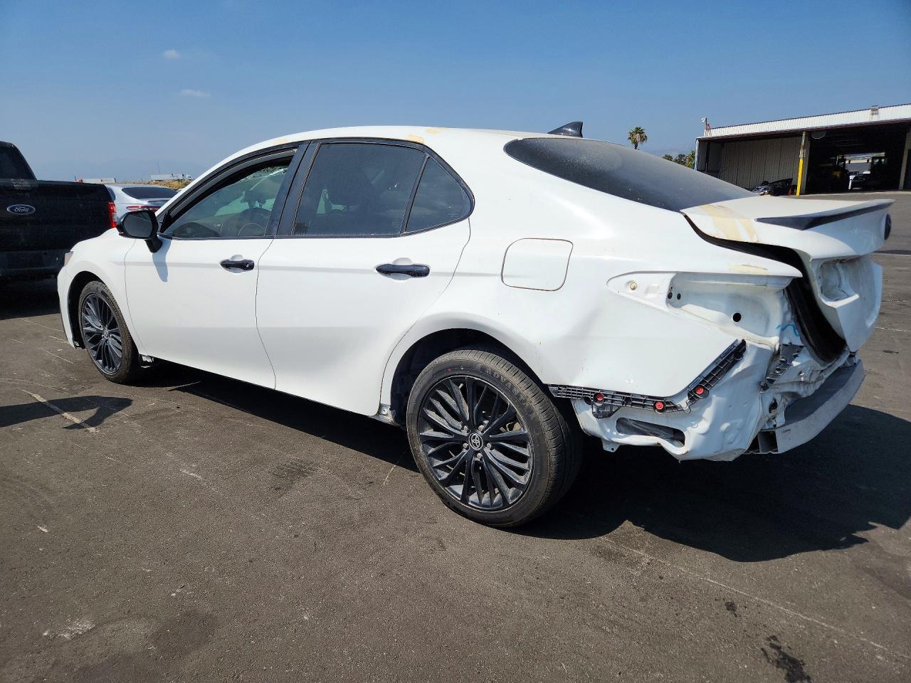2021 Toyota Camry Se Nightshade - Фото 2