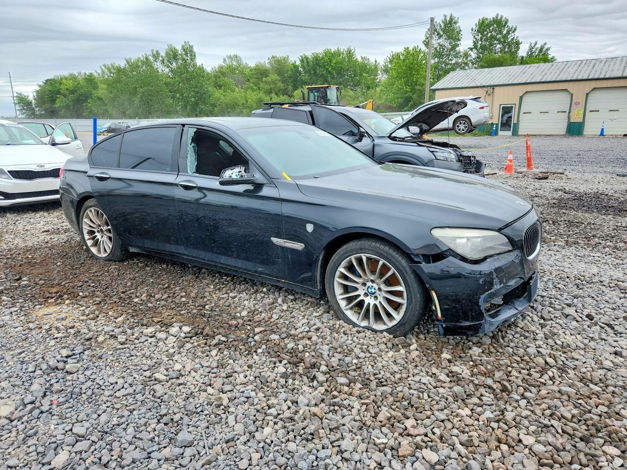 2012 BMW 750 Xi - Фото 4