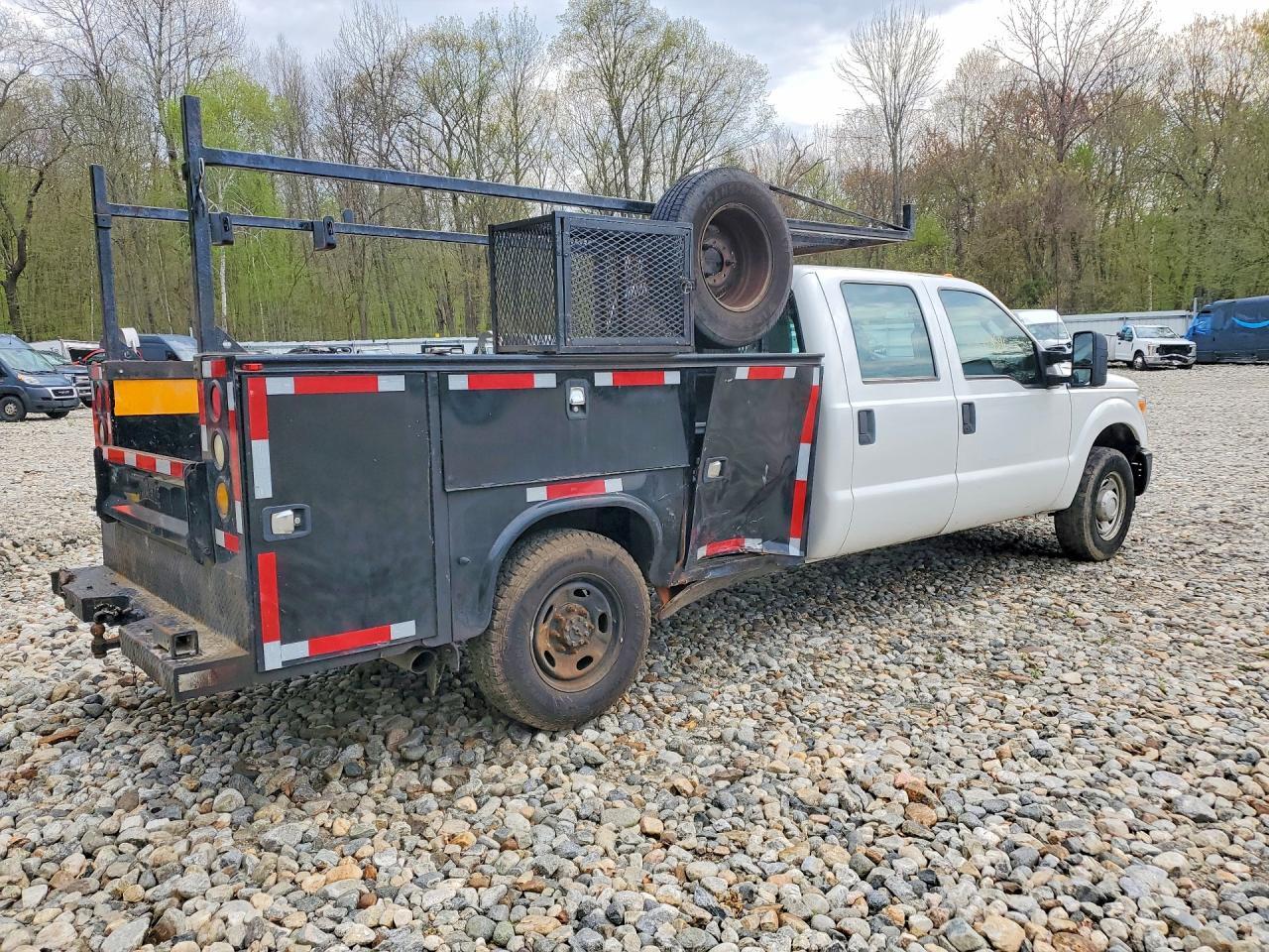 2015 Ford F350 Super Duty - Фото 3