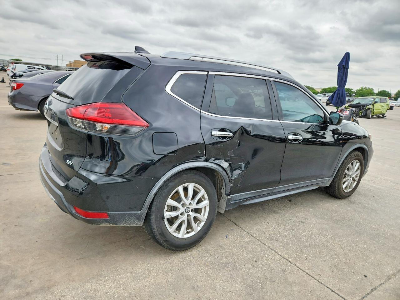 2018 Nissan Rogue Sv - Image 3