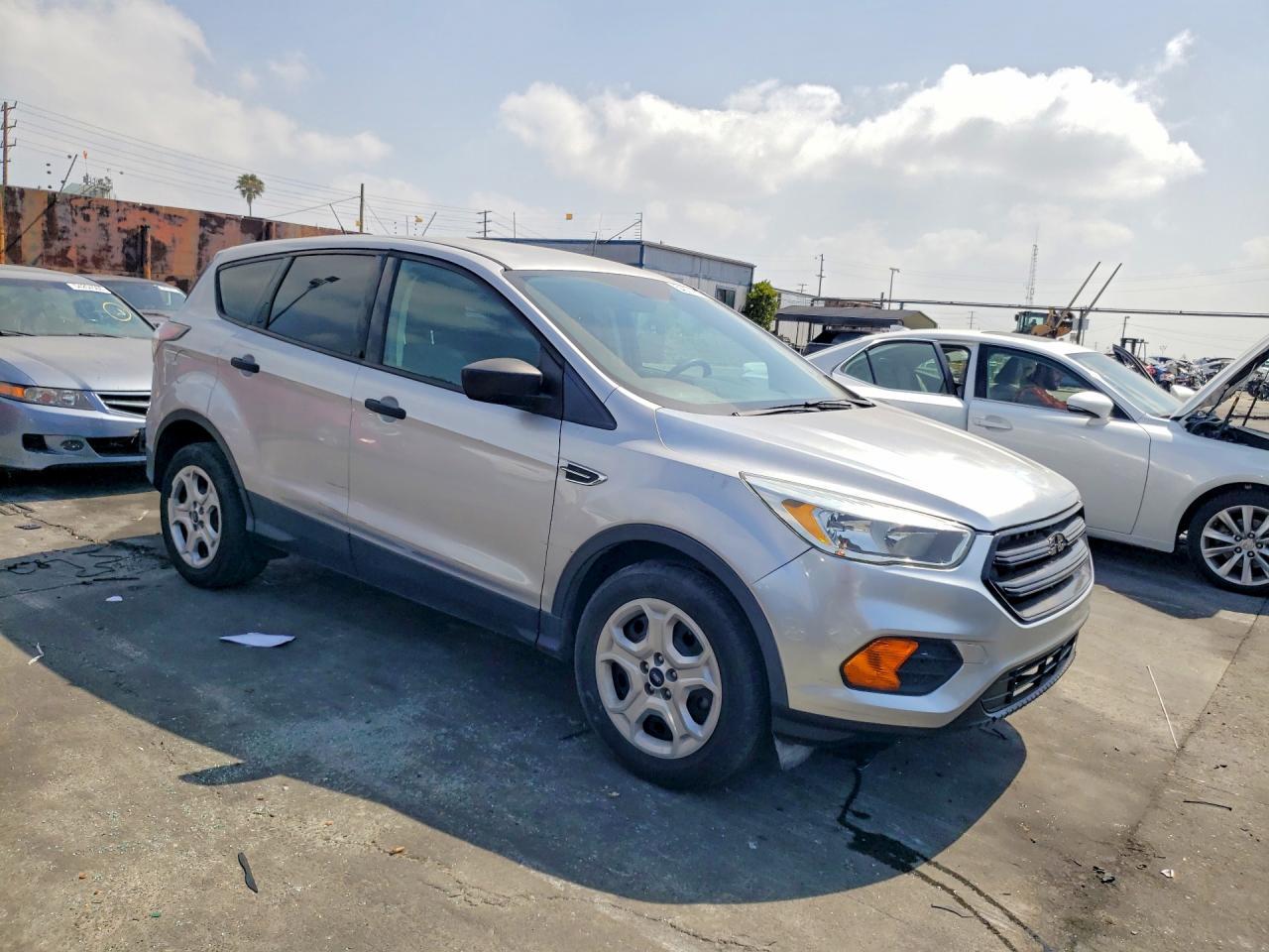 2017 Ford Escape S - Фото 4