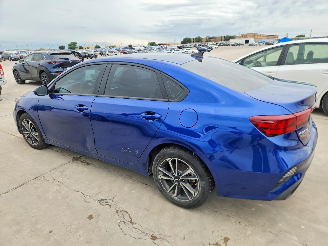 2023 Kia Forte Lxs - Фото 2