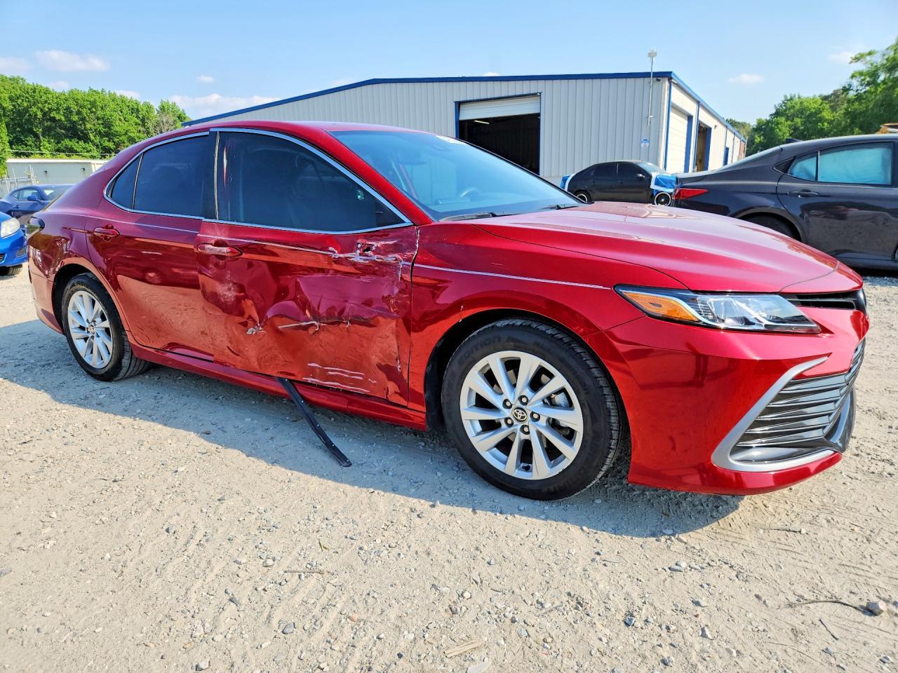 2024 Toyota Camry Le - Фото 4