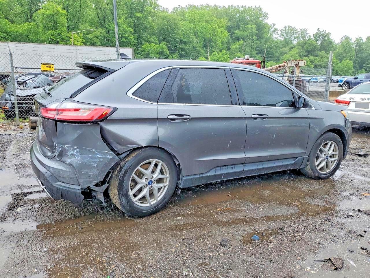 2022 Ford Edge Sel - Image 3
