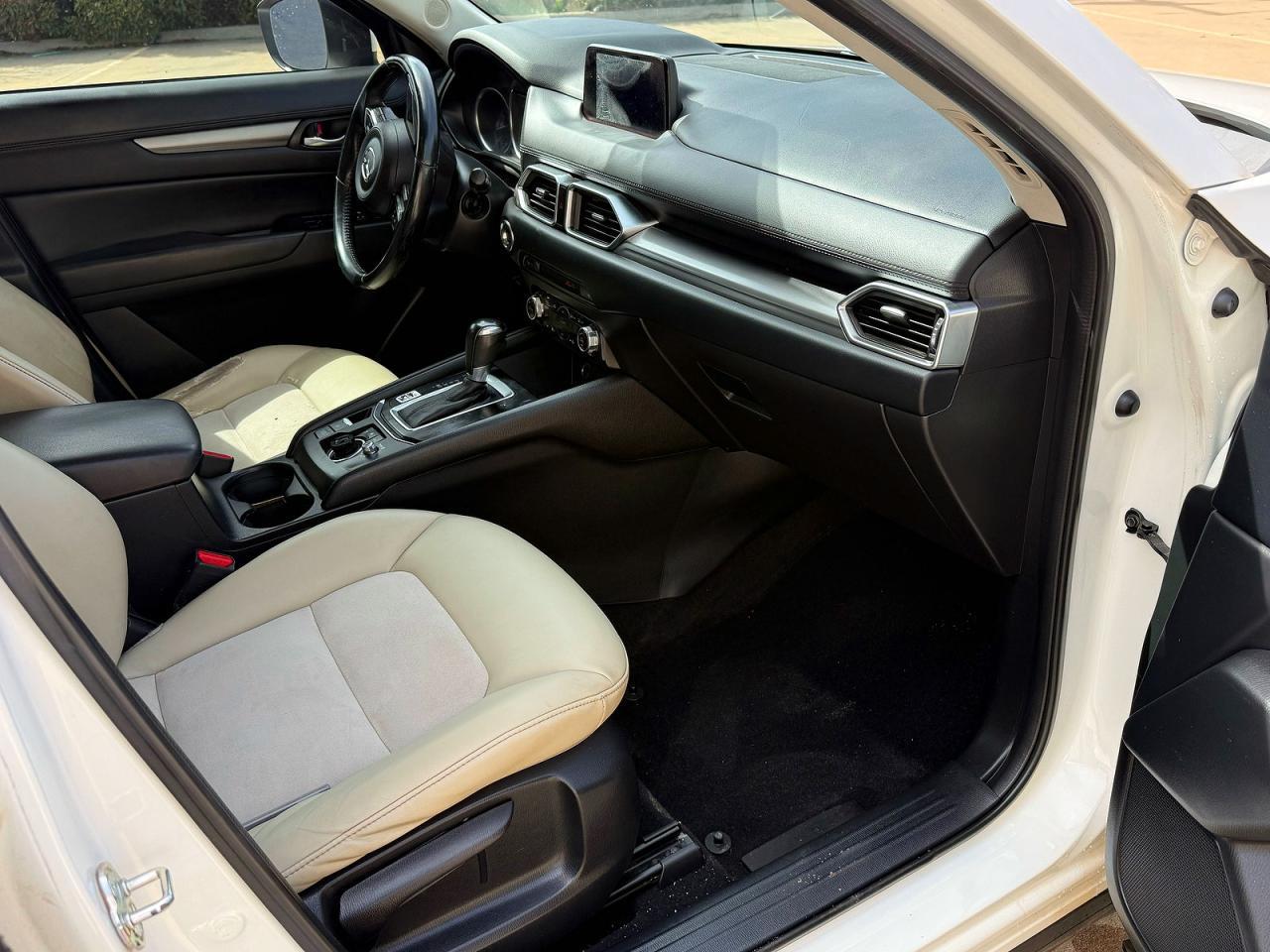 2017 Mazda Cx-5 Touring - Image 5
