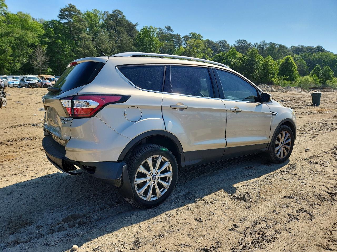 2017 Ford Escape Titanium - Image 3