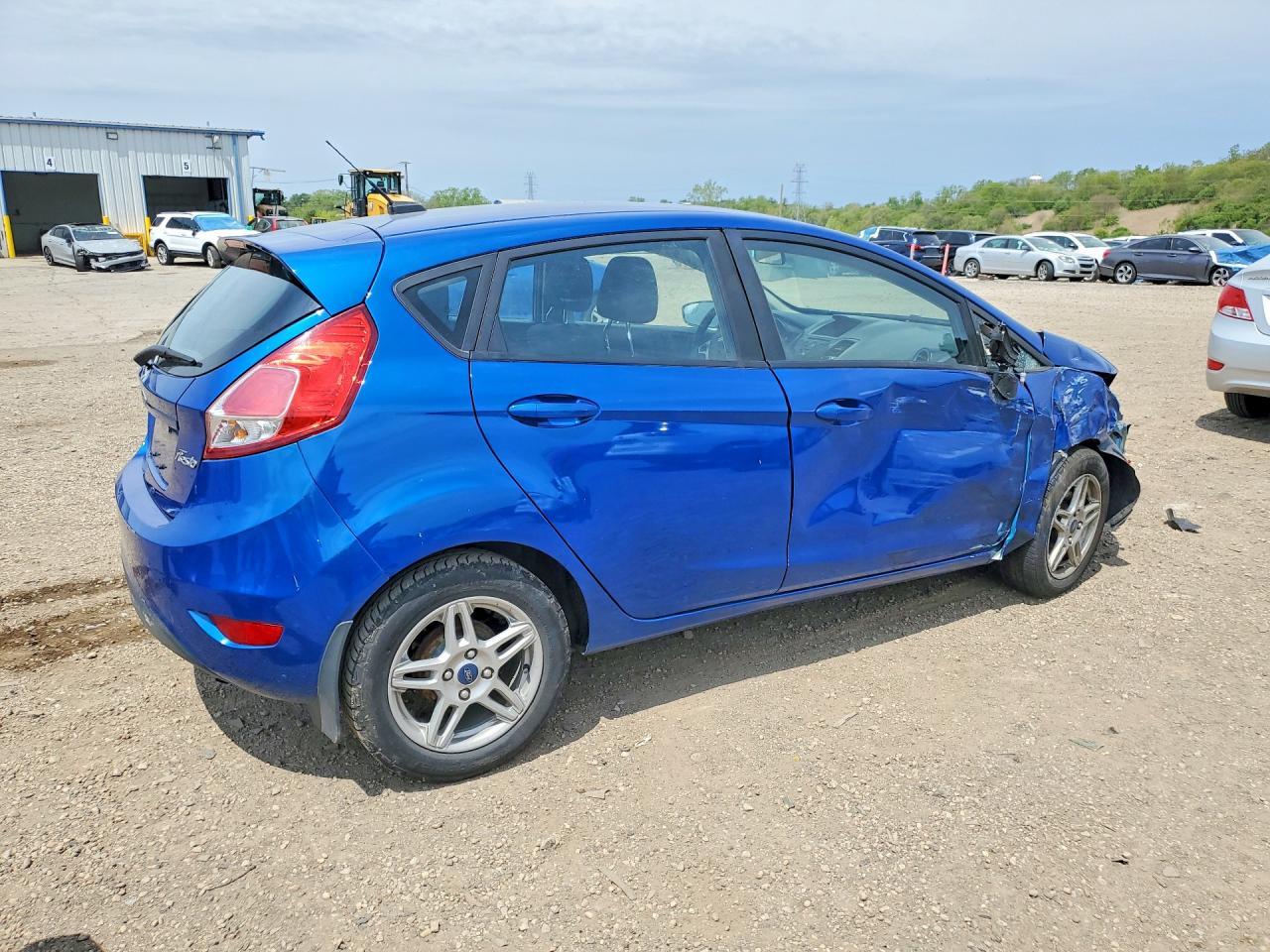 2018 Ford Fiesta Se - Image 3