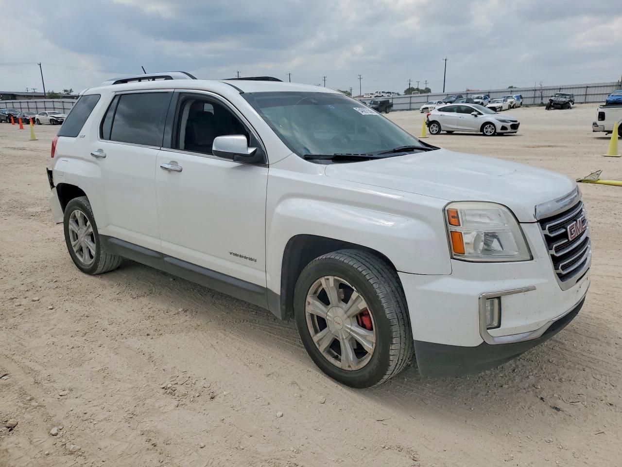 2017 GMC Terrain Slt - Image 4