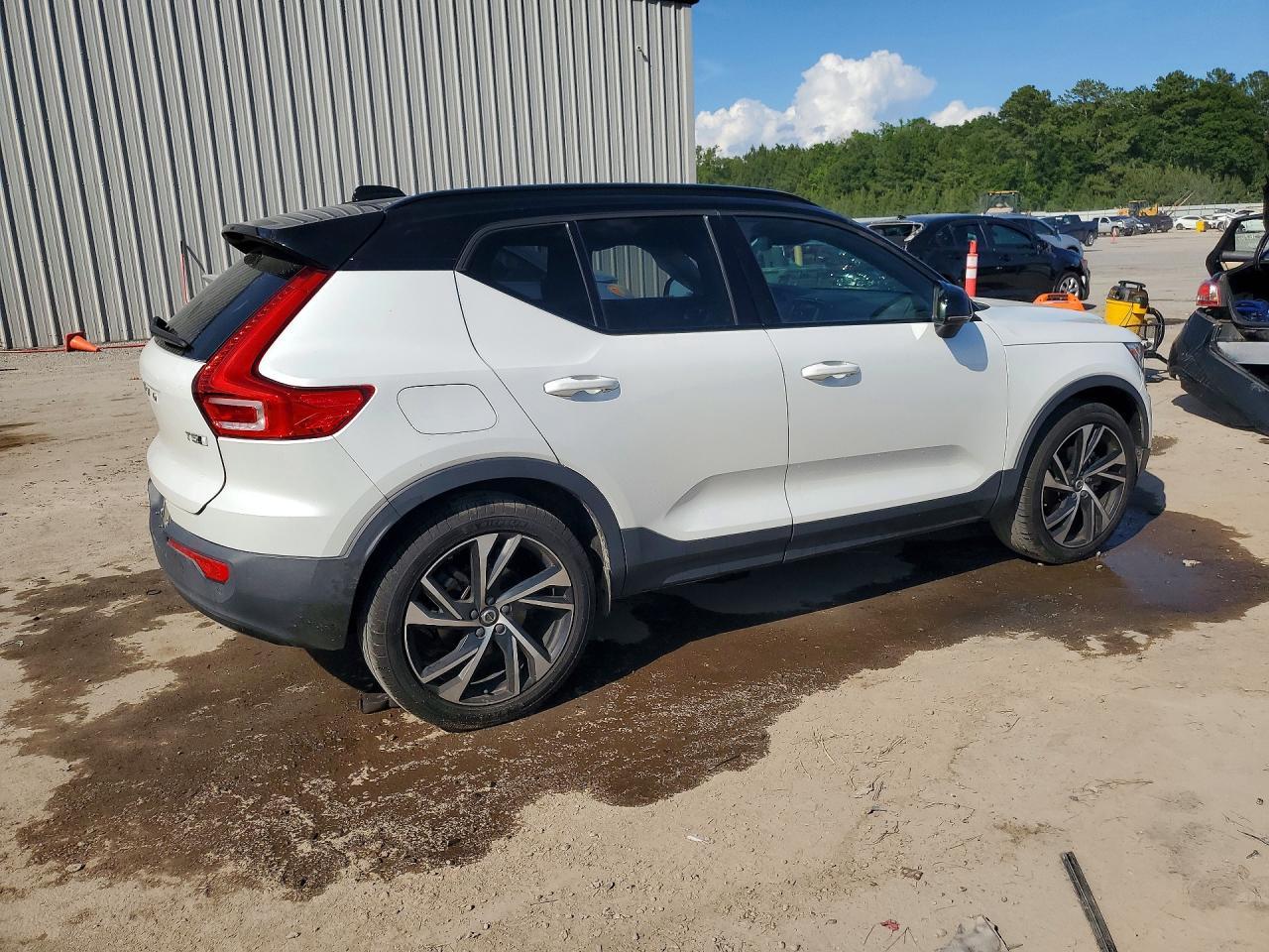 2021 Volvo Xc40 T5 R-Design - Фото 3