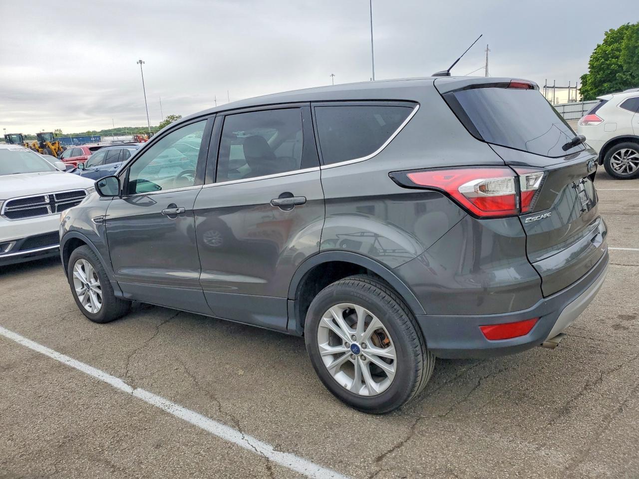 2017 Ford Escape Se - Image 2