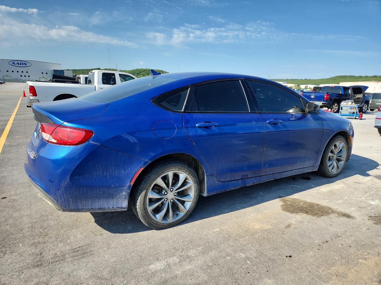 2015 Chrysler 200 S - Image 3