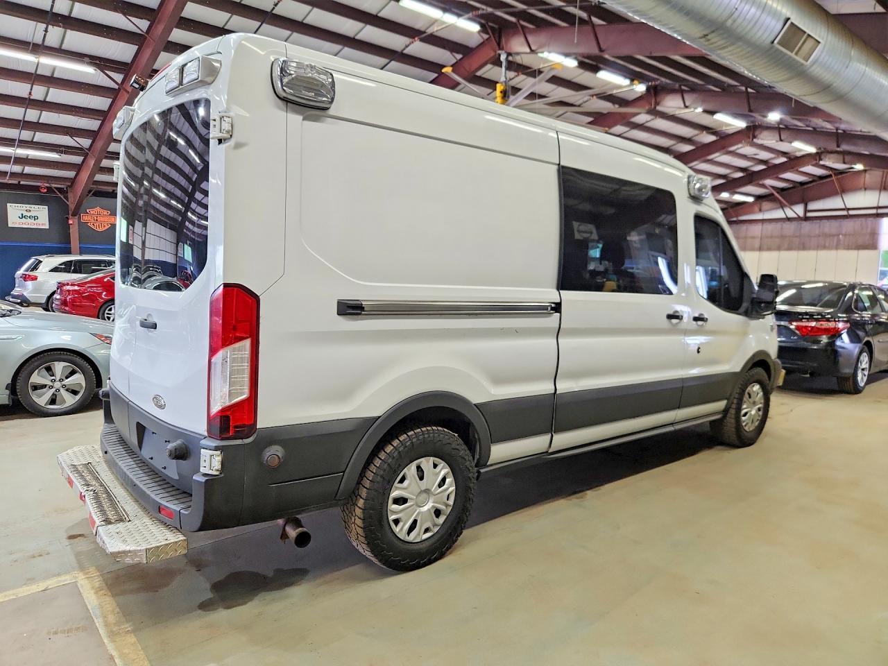 2015 Ford Transit T-250 - Фото 3