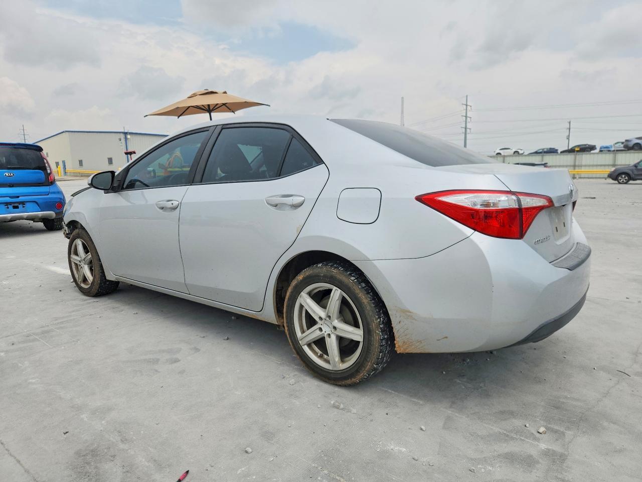 2015 Toyota Corolla Le - Image 2