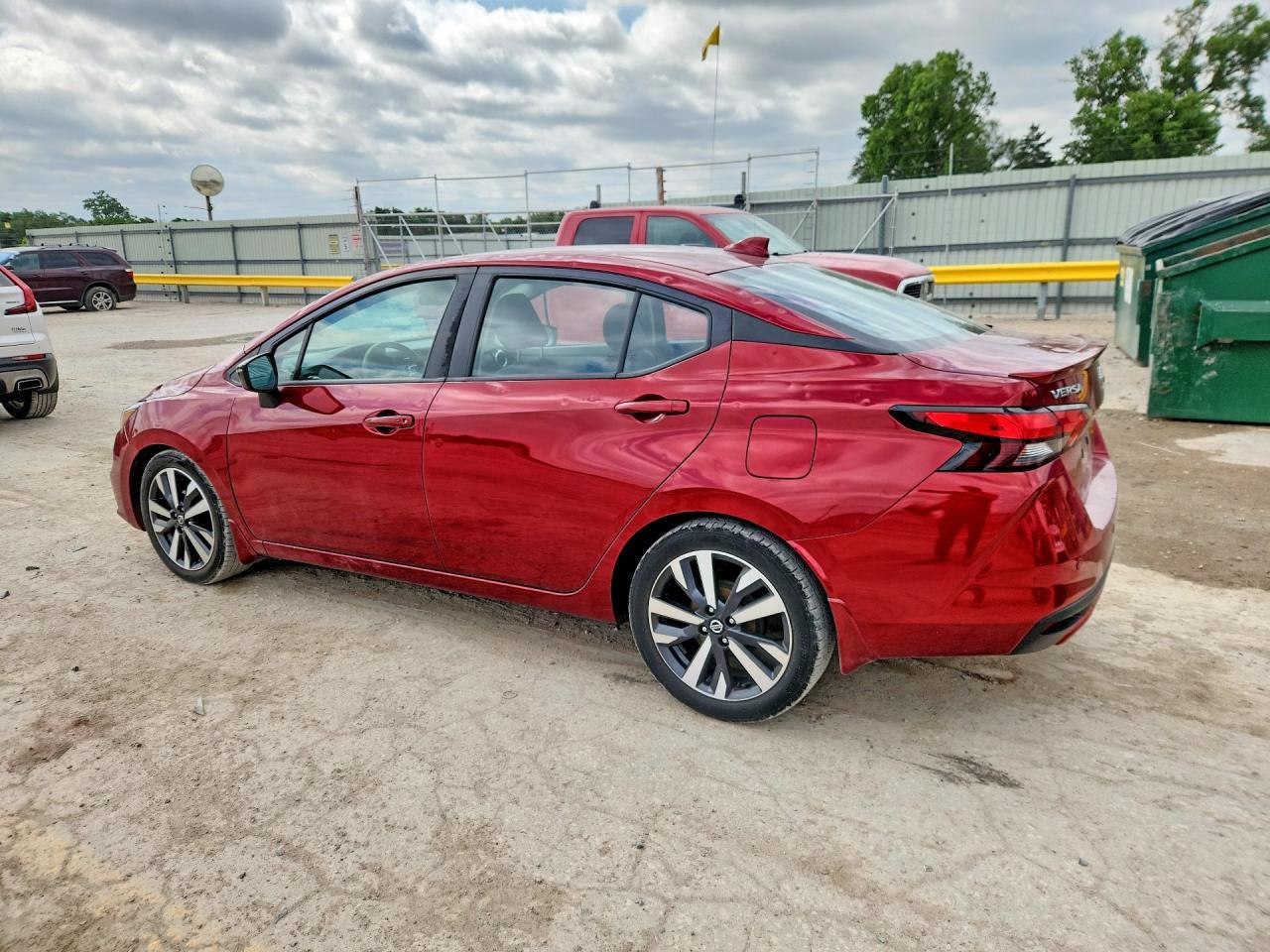 2021 Nissan Versa Sr - Фото 2