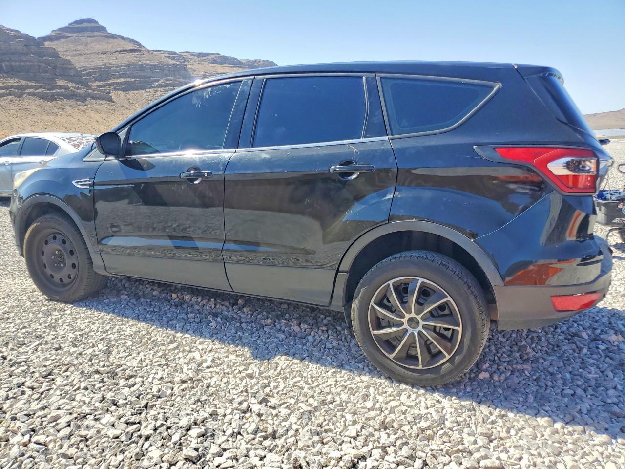 2018 Ford Escape S - Фото 2