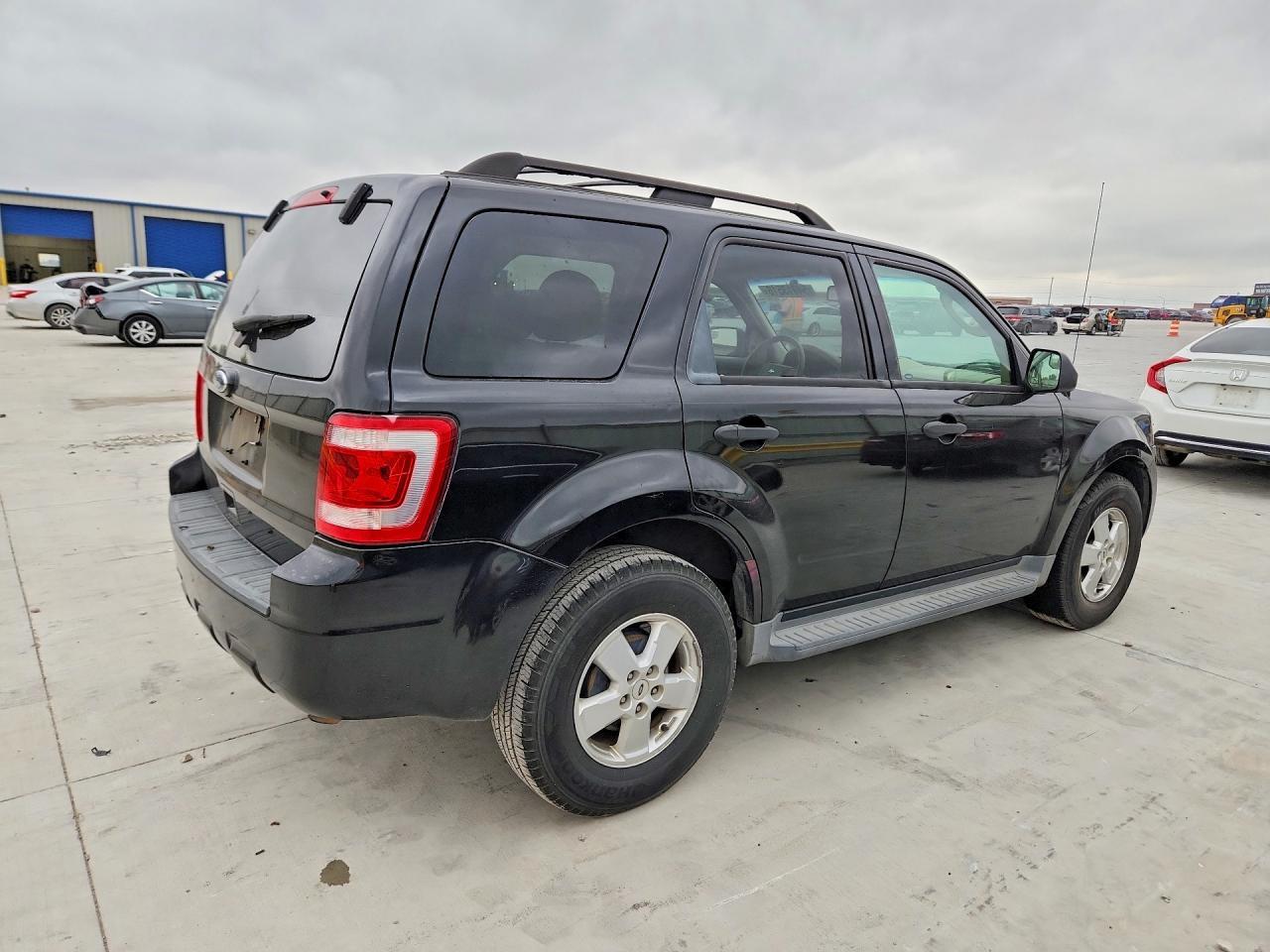 2011 Ford Escape Xlt - Фото 3