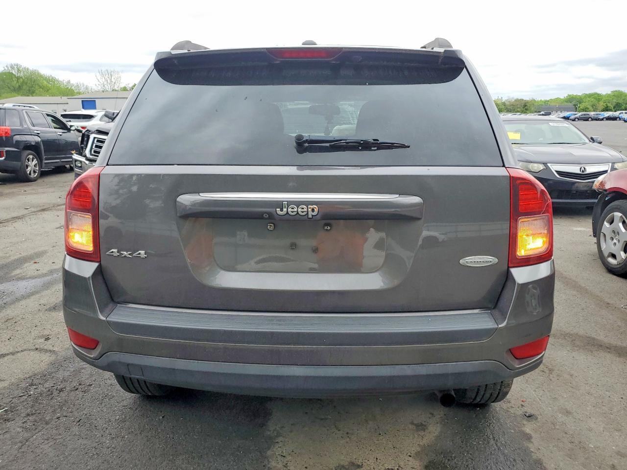 2015 Jeep Compass Latitude - Image 6