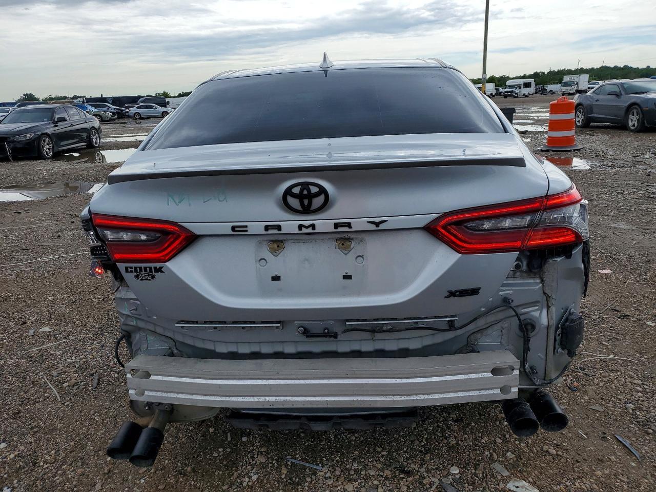 2022 Toyota Camry Xse - Фото 6