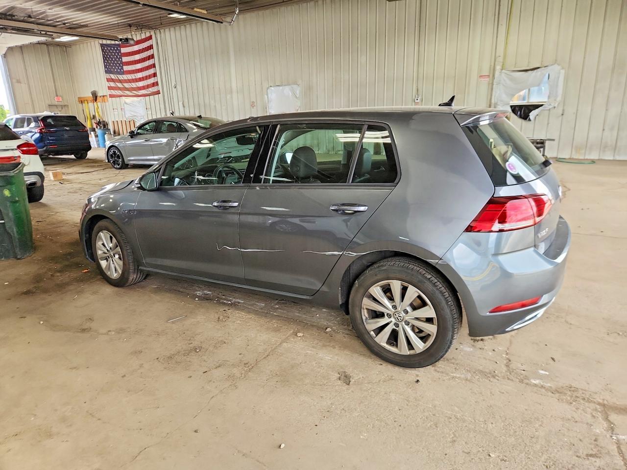 2021 Volkswagen Golf - Фото 2