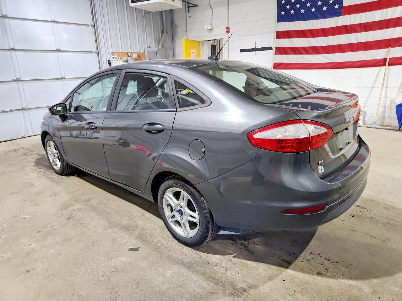 2017 Ford Fiesta Se - Фото 2