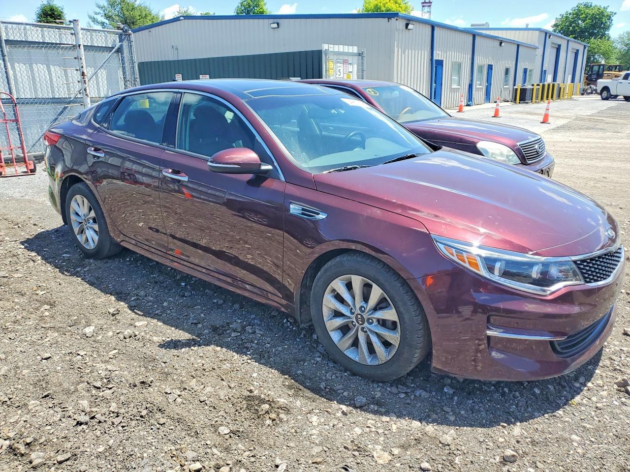 2017 Kia Optima Ex - Image 4