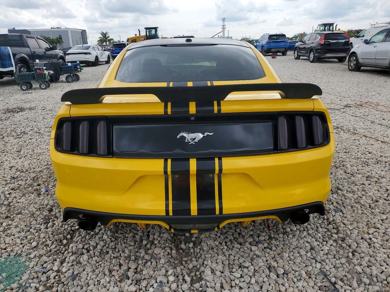 2016 Ford Mustang - Фото 6