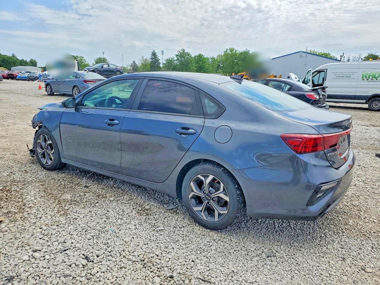 2020 Kia Forte Lxs - Image 2