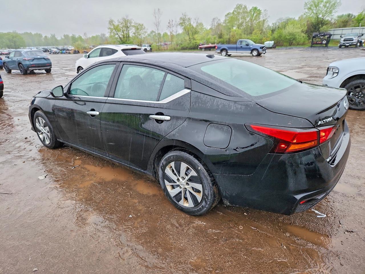 2020 Nissan Altima S - Image 2