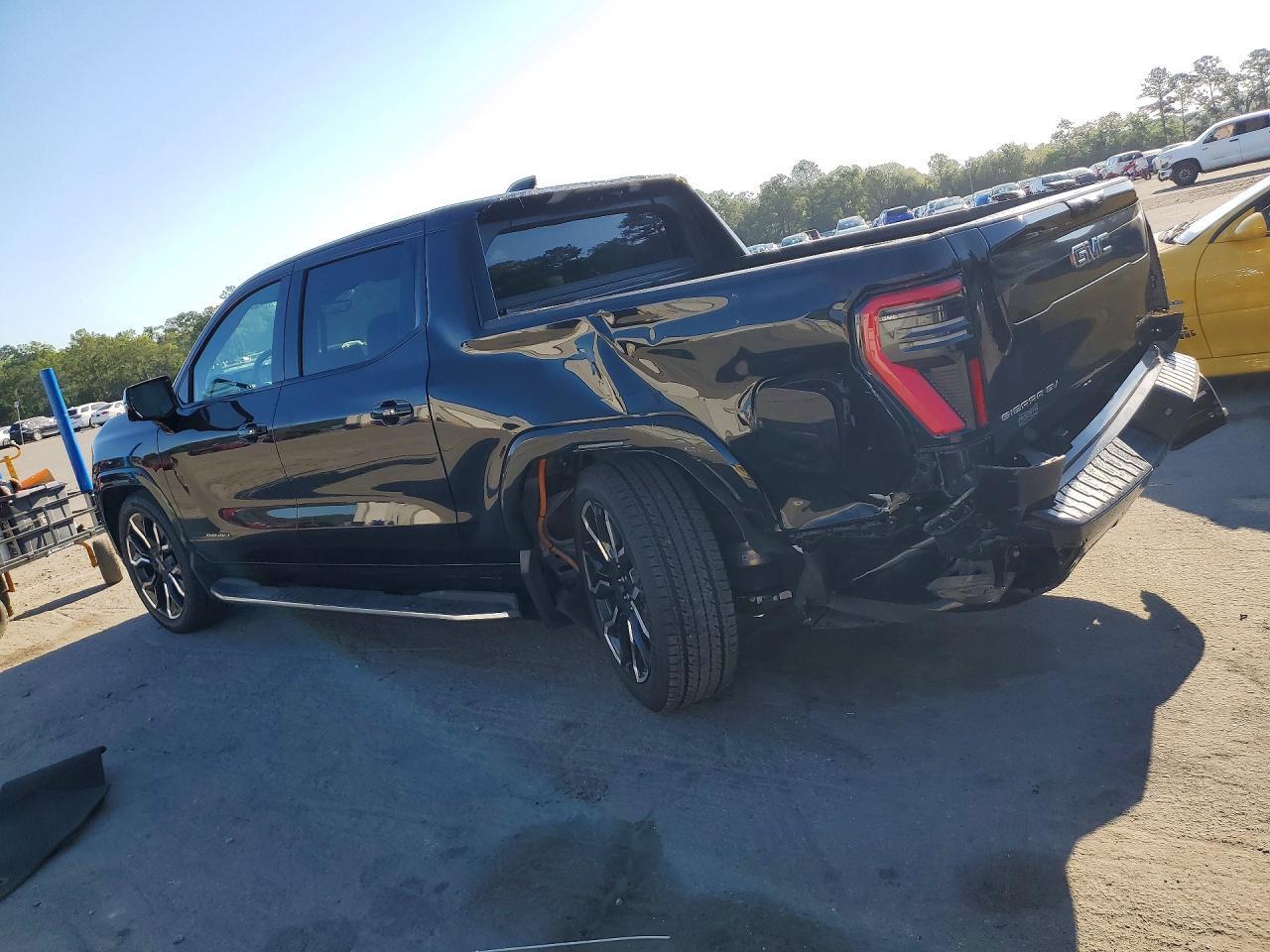 2025 GMC Sierra Denali - Фото 2