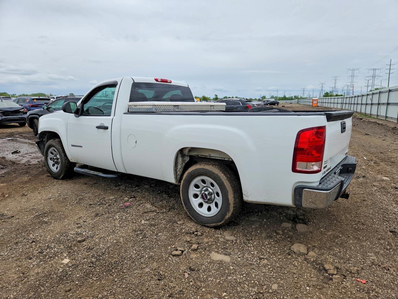 2011 GMC Sierra C1500 - Фото 2