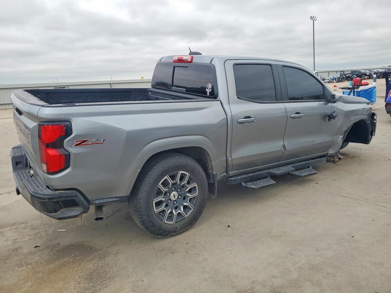 2023 Chevrolet Colorado Z71 - Image 3