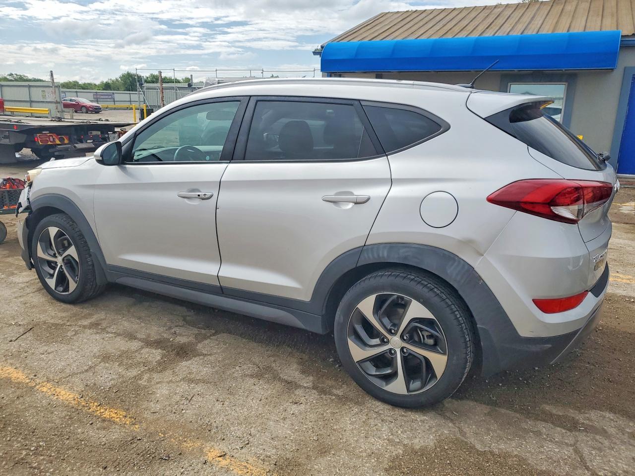 2016 Hyundai Tucson Sport - Image 2