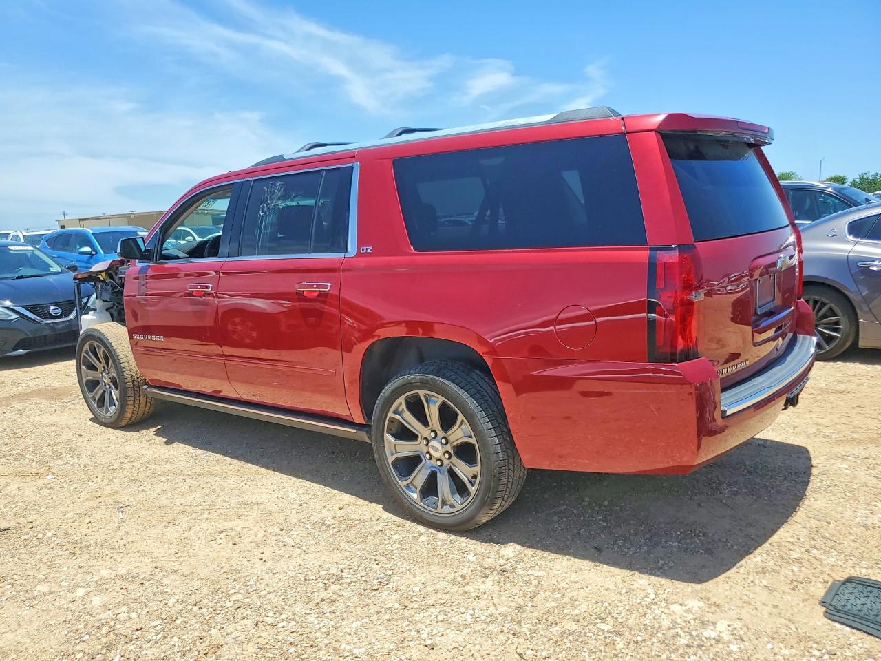 2015 Chevrolet Suburban C1500 Ltz - Фото 2