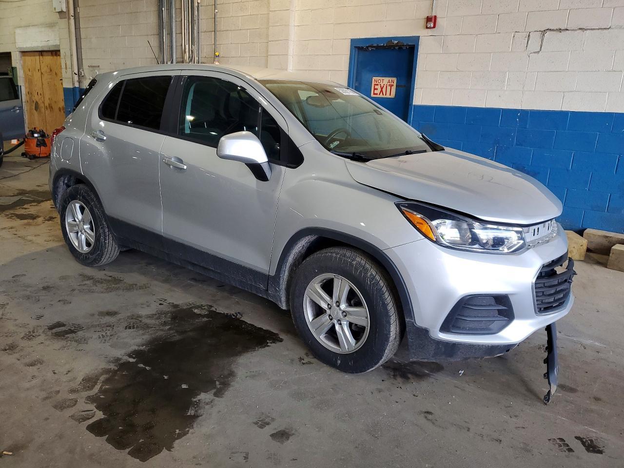 2019 Chevrolet Trax Ls - Image 4