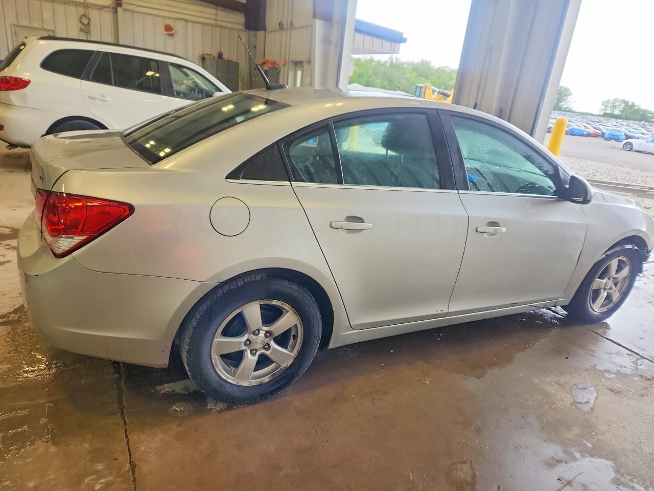 2012 Chevrolet Cruze Lt - Image 3