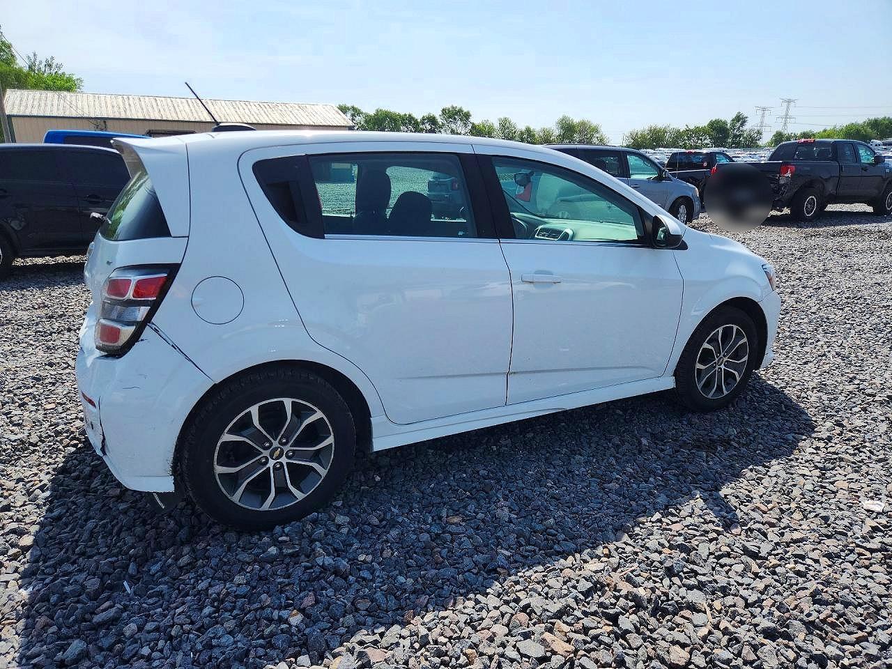 2017 Chevrolet Sonic Lt - Фото 3