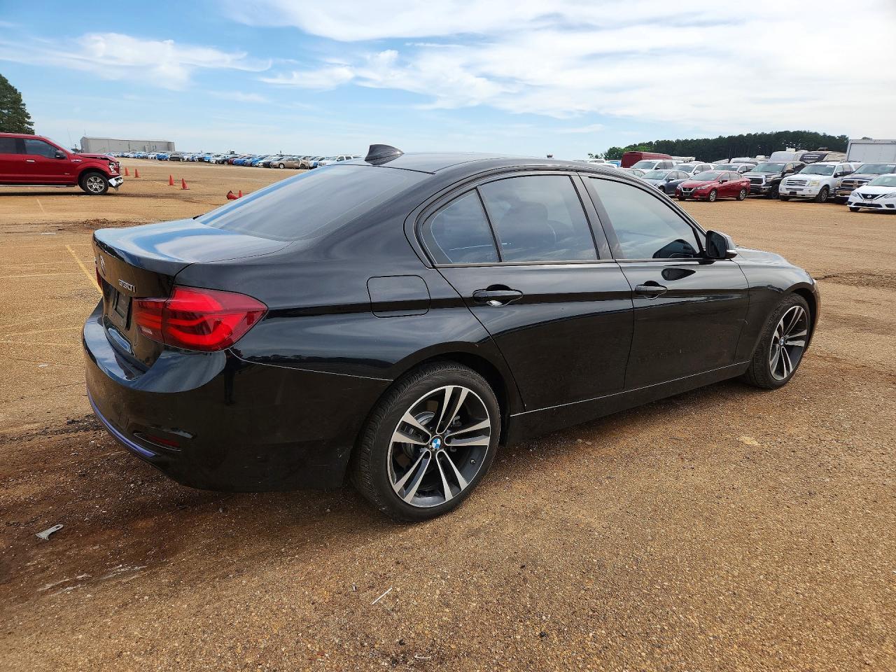 2018 BMW 330 Xi - Фото 3