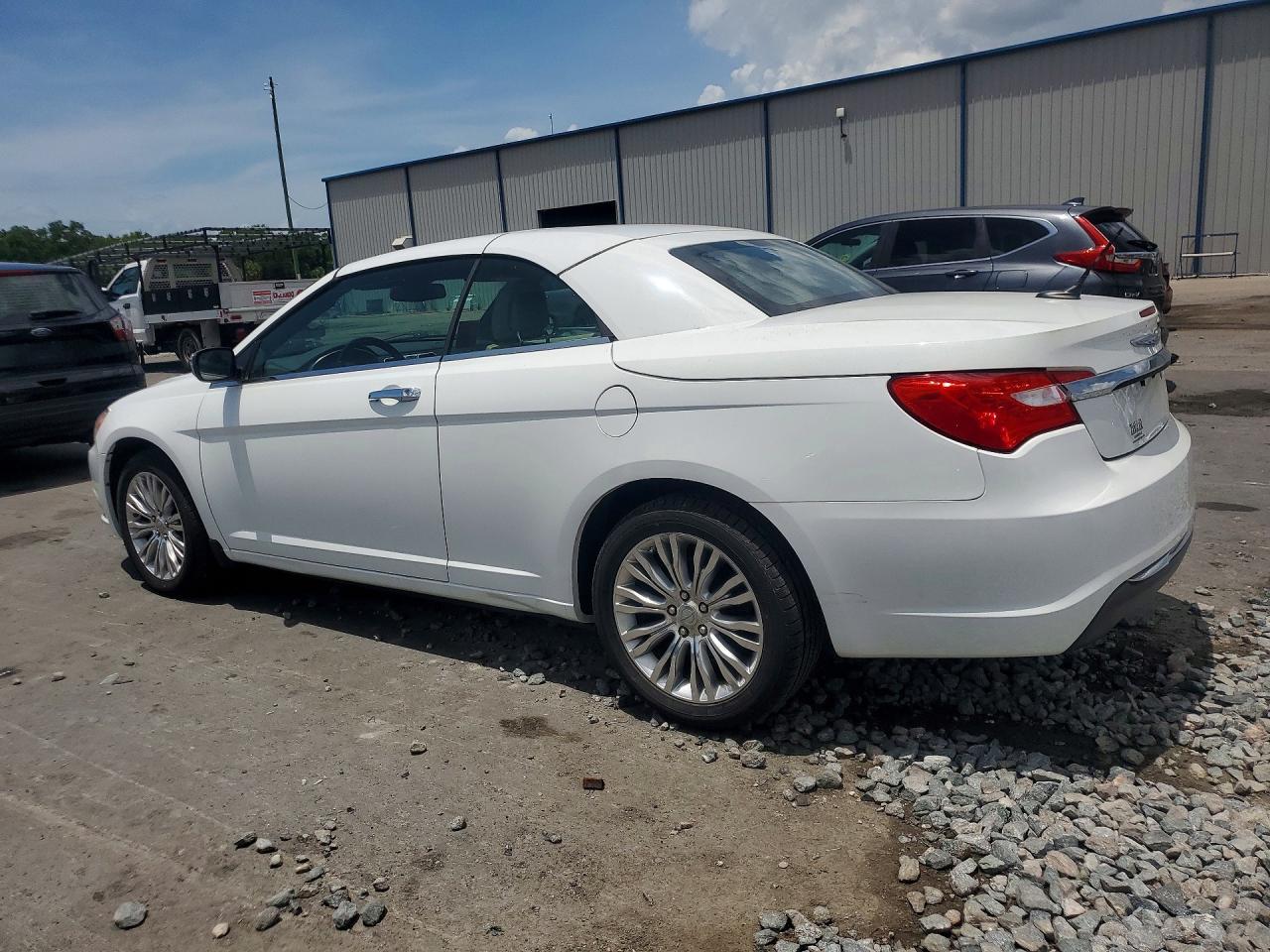 2011 Chrysler 200 Limited - Фото 2