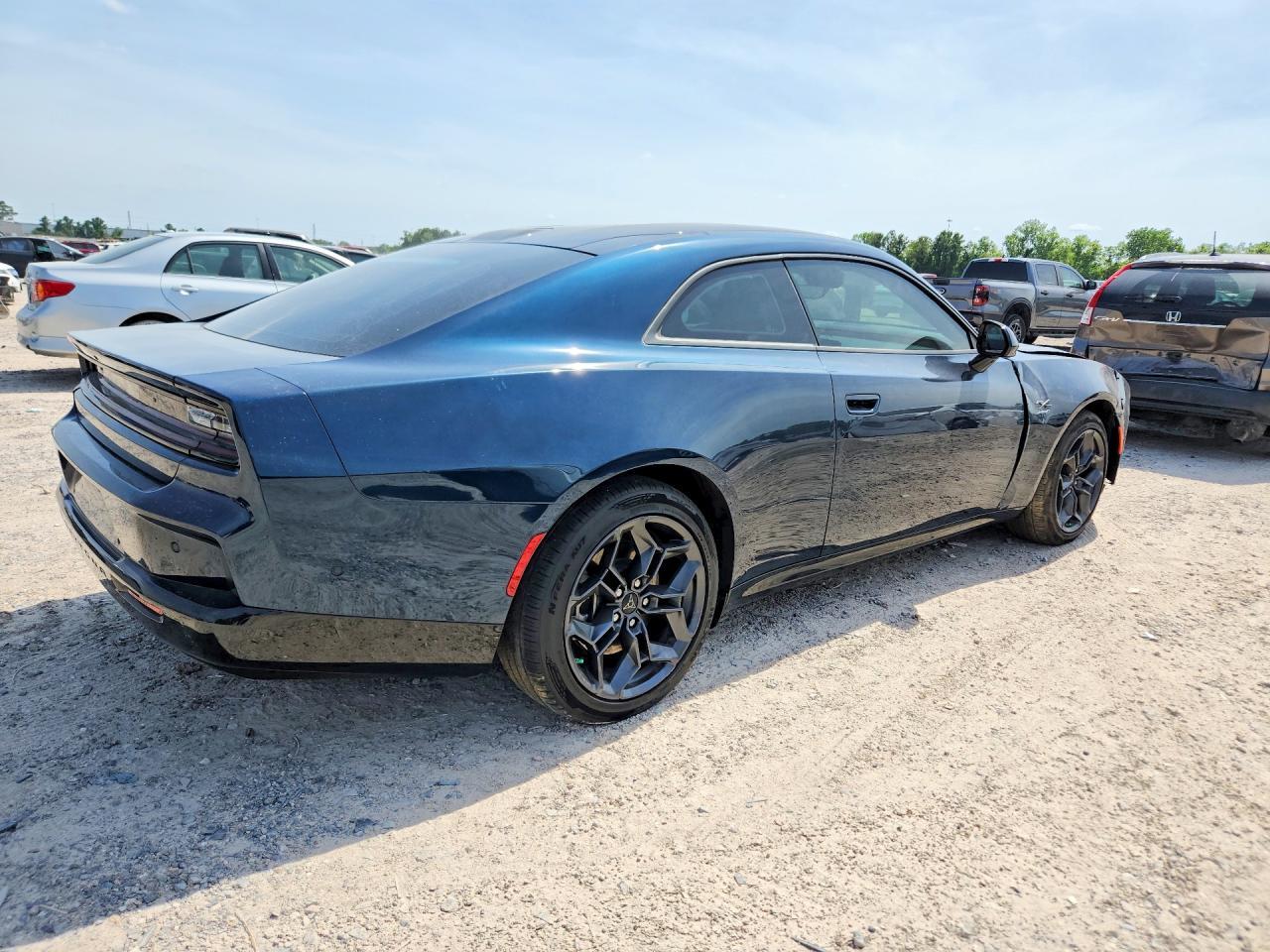 2025 Dodge Charger Daytona R - Фото 3