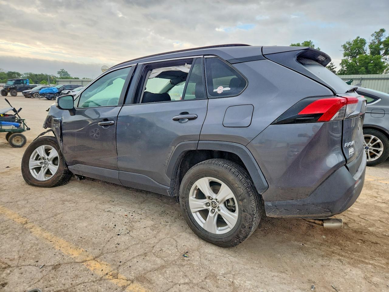2021 Toyota Rav4 Le - Фото 2