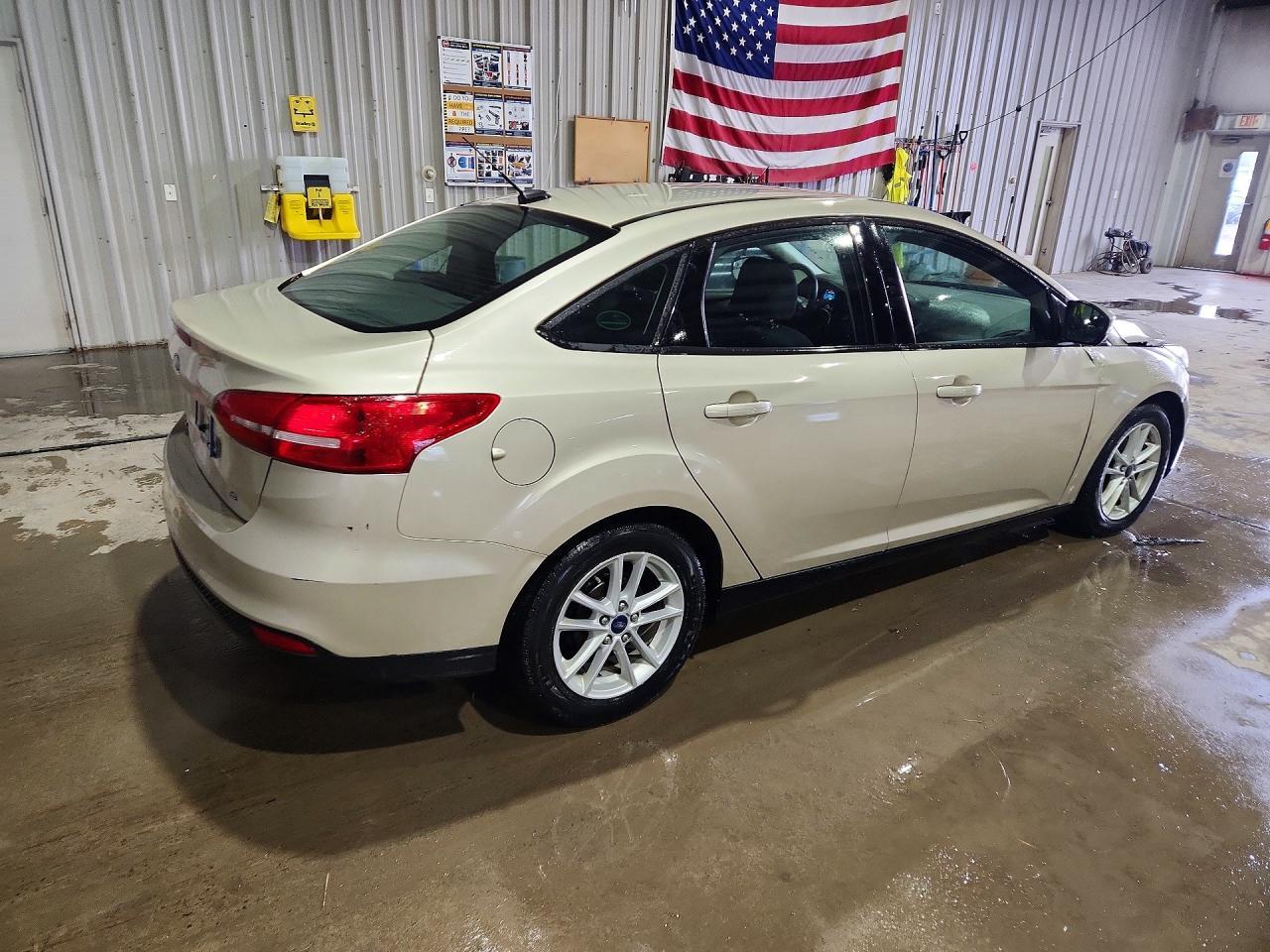 2017 Ford Focus Se - Image 3