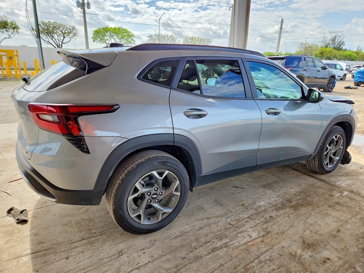 2025 Chevrolet Trax 1Lt - Image 3